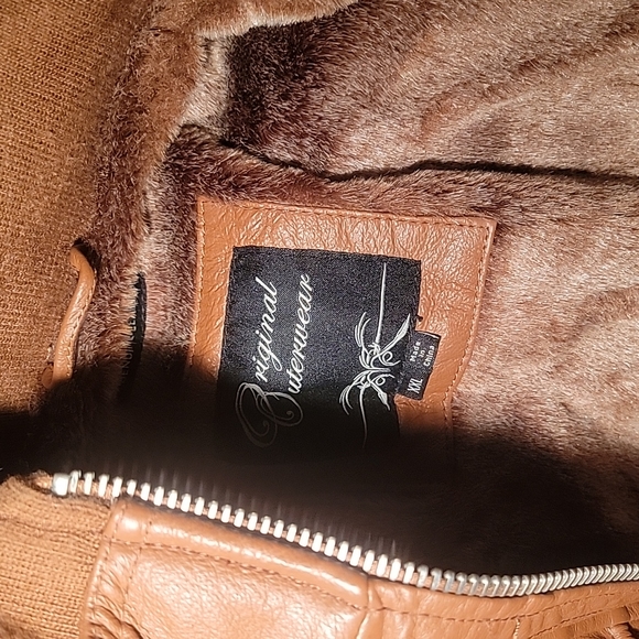 Leather jacket - Picture 3 of 4